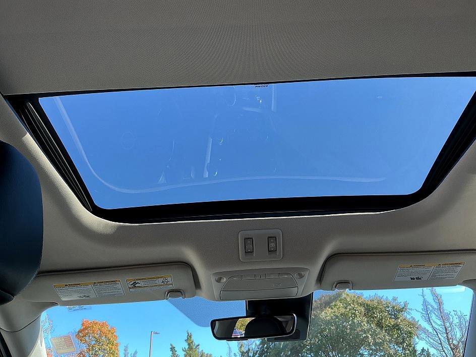 Certified 2024 Nissan Murano Platinum w/ Cargo Package image 27