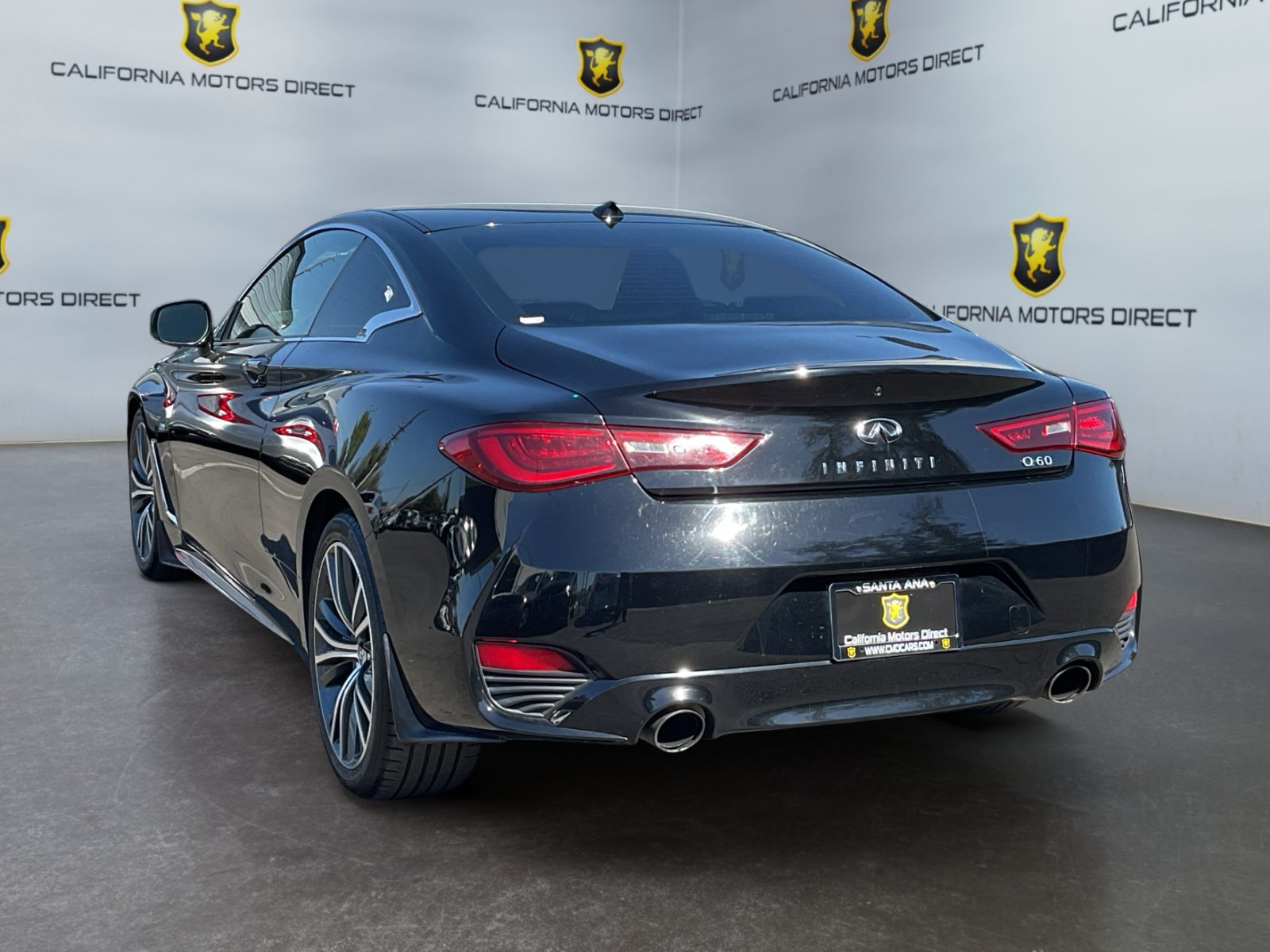Used 2017 INFINITI Q60 3.0t w/ Premium Plus Package 3.0T RWD image 7