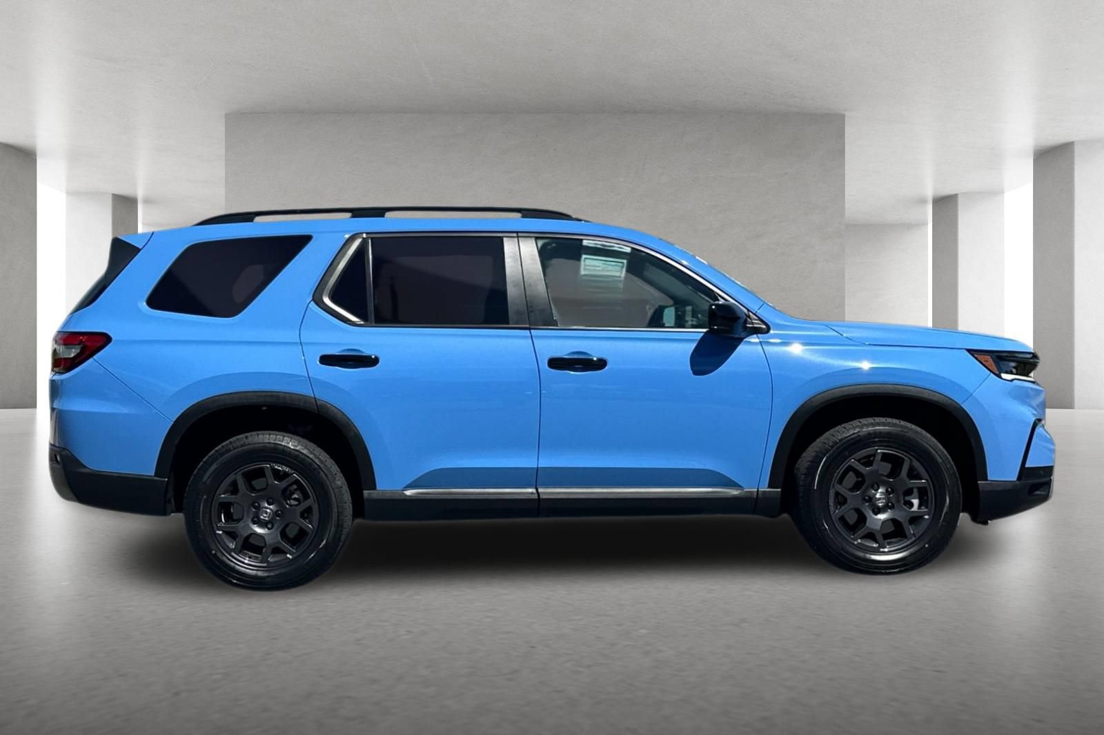Used 2024 Honda Pilot TrailSport image 3