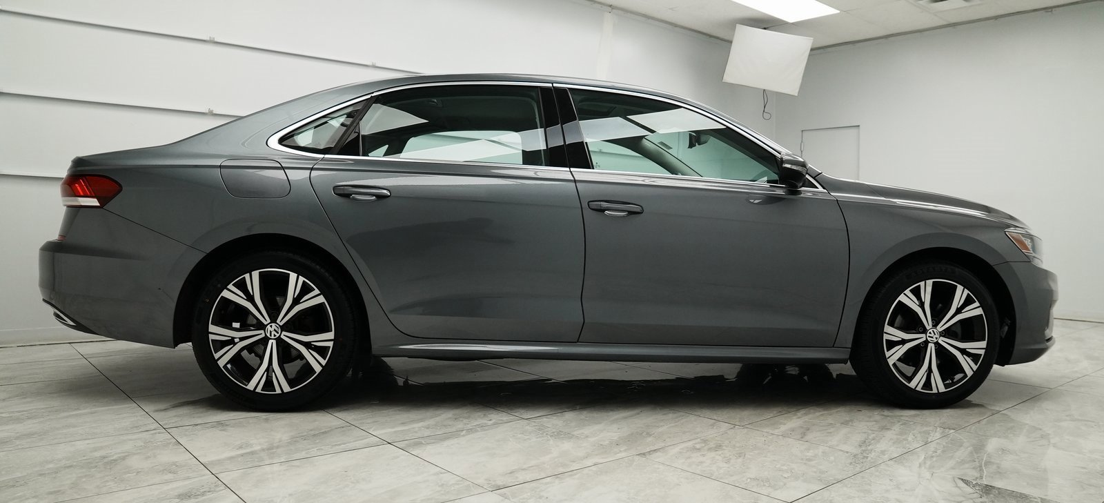 Used 2022 Volkswagen Passat 2.0T SE image 8