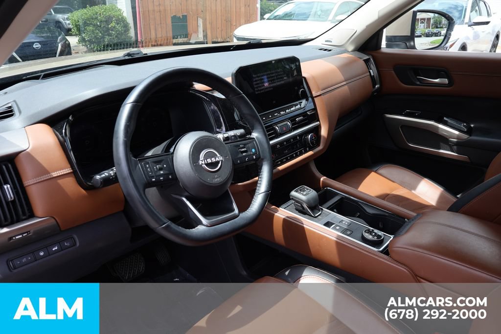 Used 2023 Nissan Pathfinder Platinum w/ Cargo Package AWD/4WD image 9
