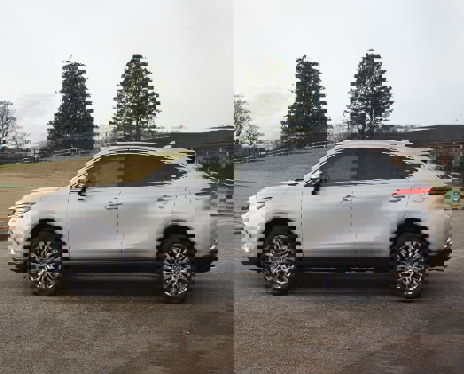 Used 2023 Toyota Venza Limited image 15