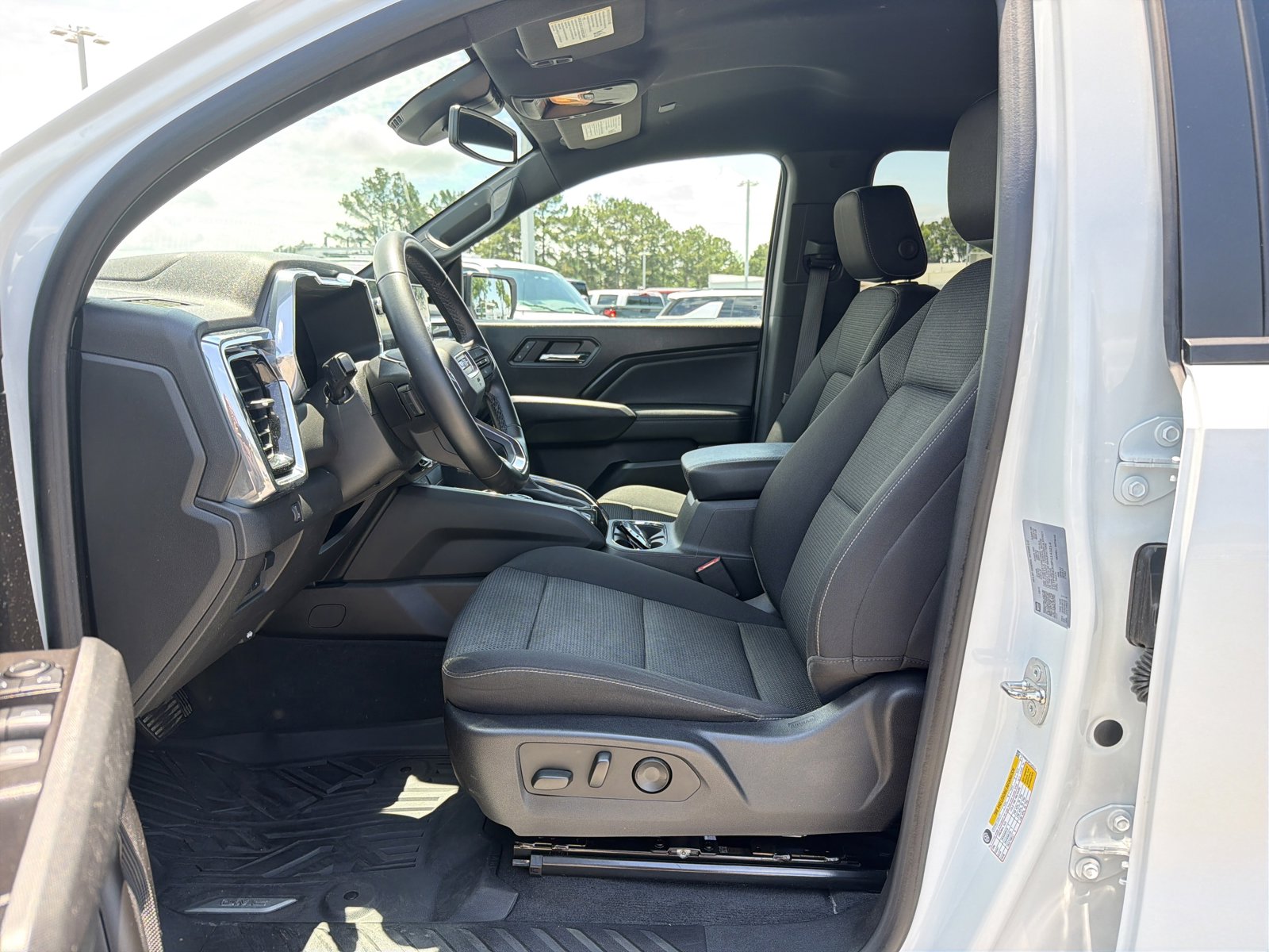 Used 2023 GMC Canyon Elevation w/ Convenience Package AWD/4WD image 14