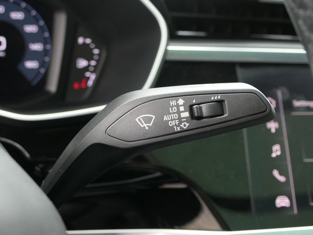 Used 2024 Audi Q3 2.0T Premium image 18