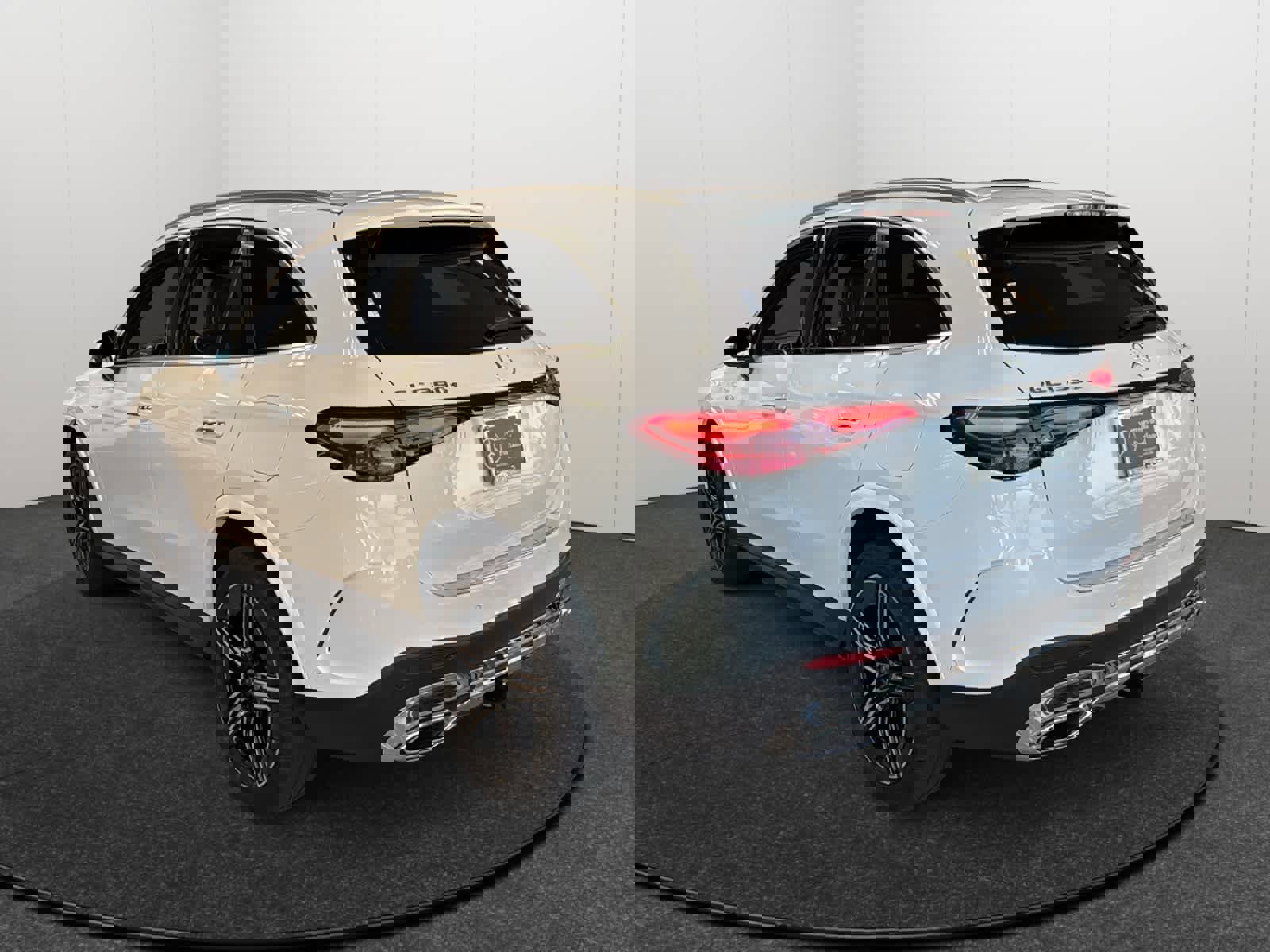 New 2025 Mercedes-Benz GLC 350e 4MATIC image 6