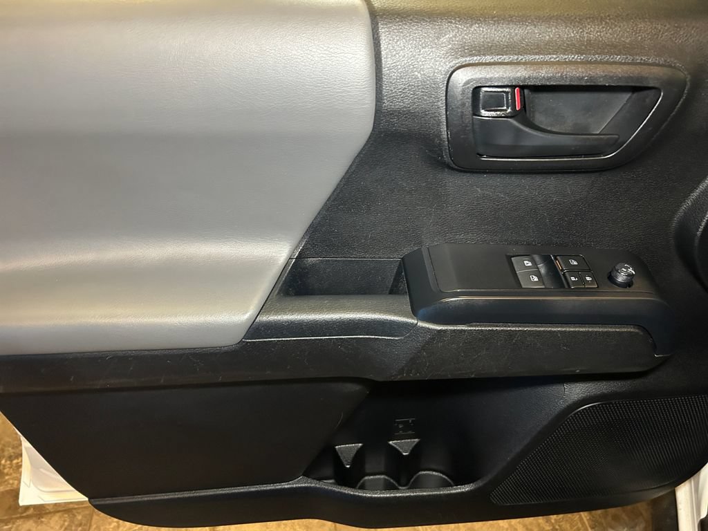 Used 2022 Toyota Tacoma SR w/ SR Convenience Package RWD image 20