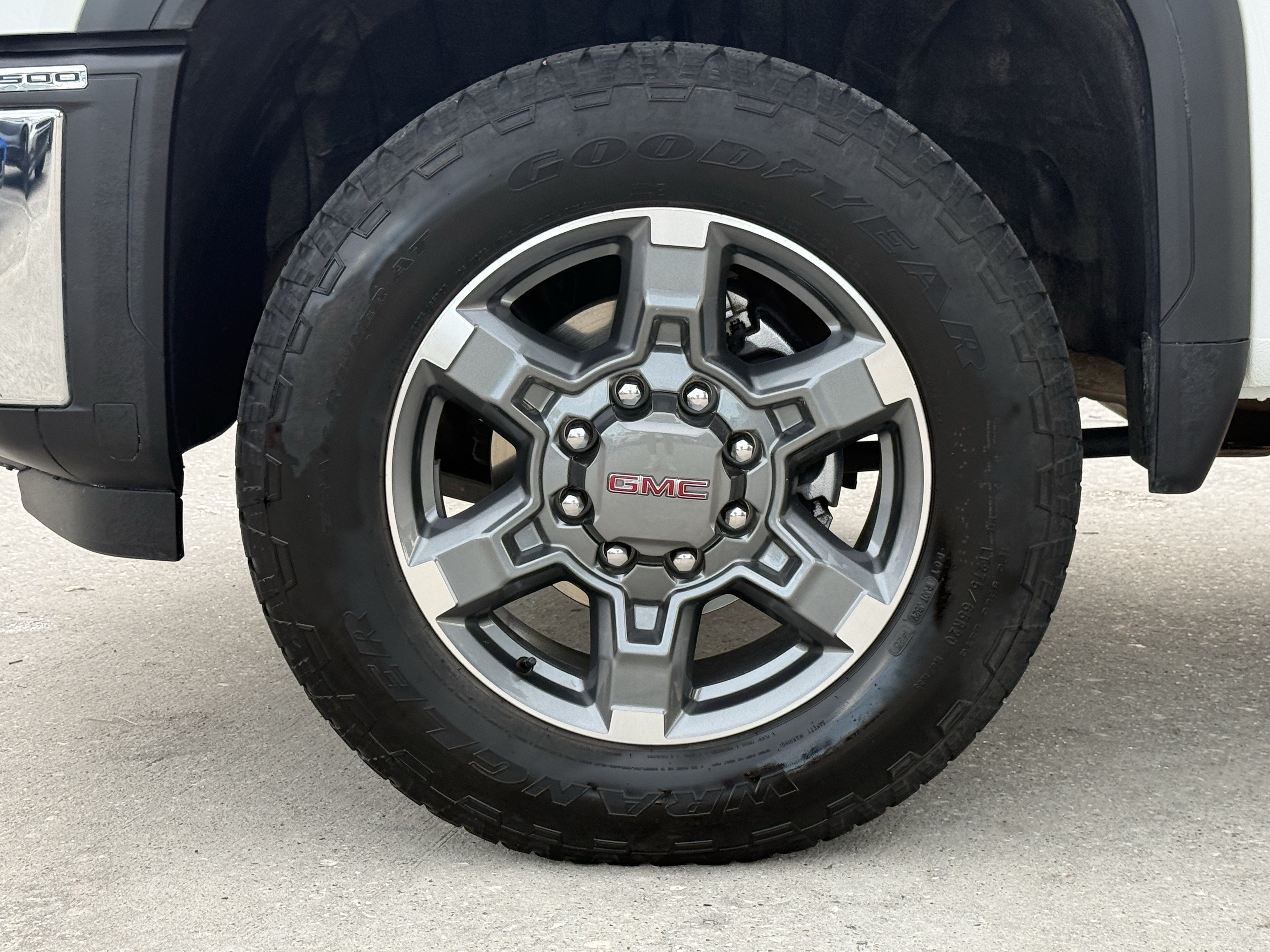 Used 2025 GMC Sierra 2500 SLT AWD/4WD image 11
