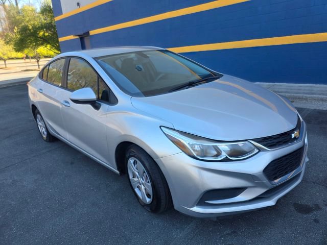 Used 2018 Chevrolet Cruze LS image 3