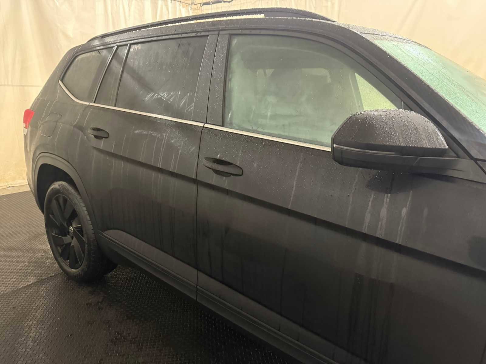 Certified 2025 Volkswagen Atlas SE image 11