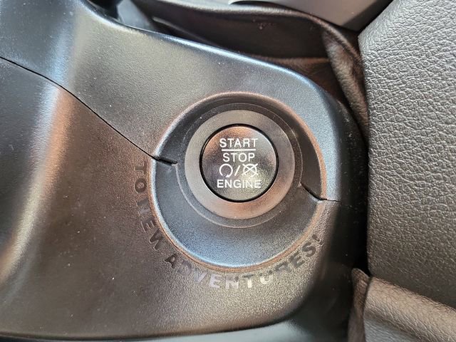 Used 2019 Jeep Renegade Sport image 18