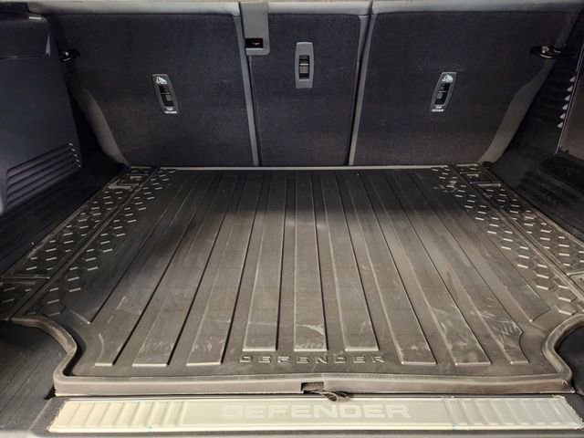 New 2026 Land Rover Defender 110 OCTA image 33