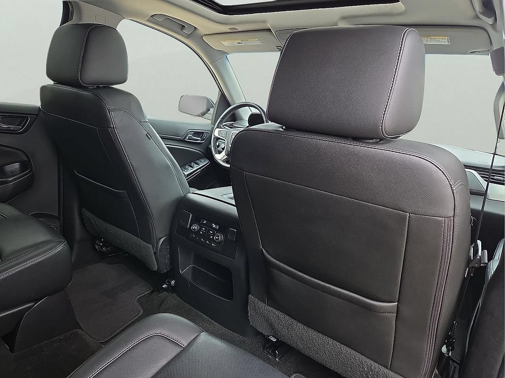 Used 2018 GMC Yukon SLT w/ Open Road Package AWD/4WD image 12
