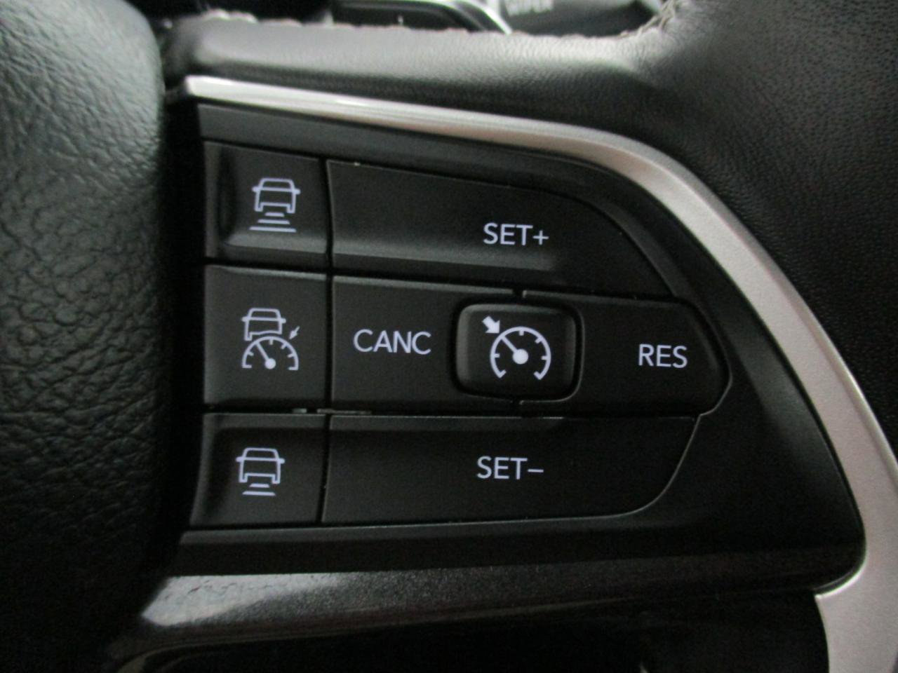 Used 2022 Jeep Grand Cherokee Altitude AWD/4WD image 23