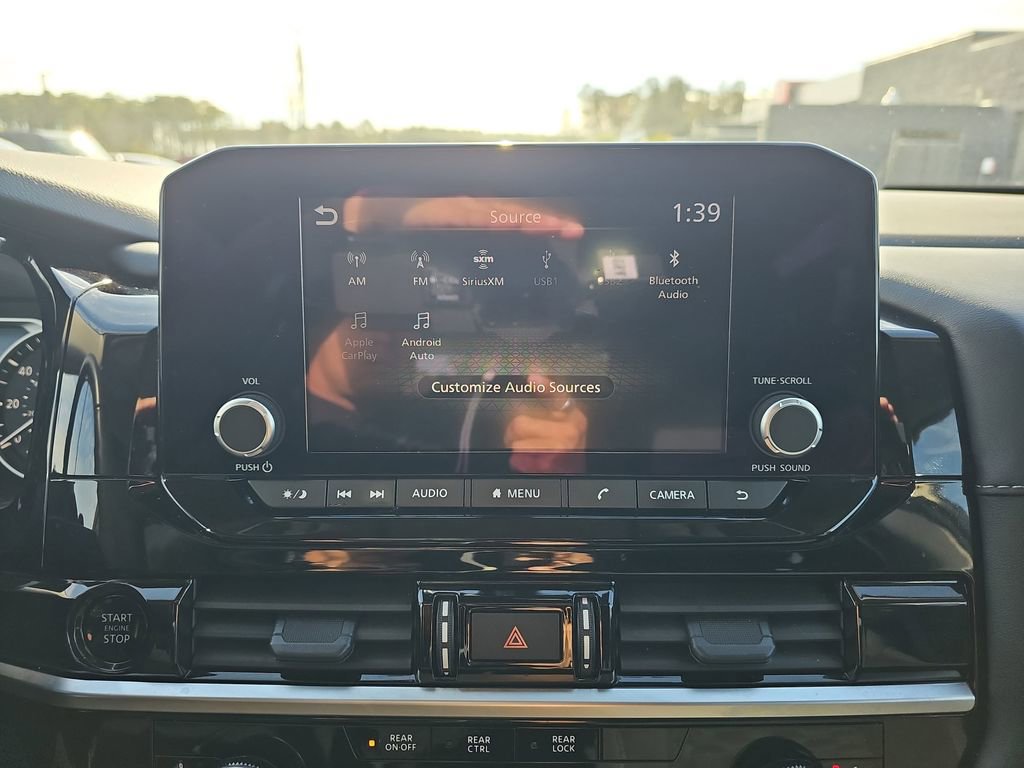 Used 2025 Nissan Pathfinder SV image 26