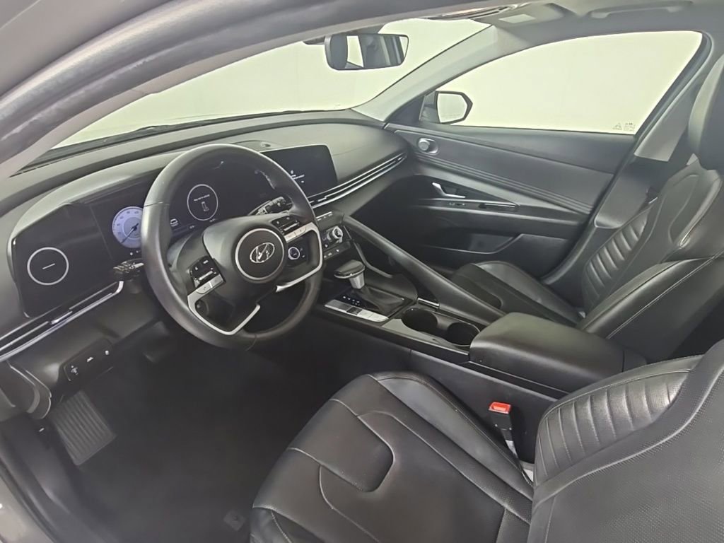 Used 2022 Hyundai Elantra Limited image 15