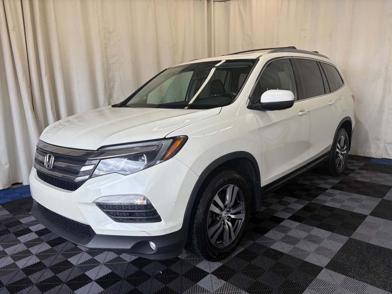 Used 2017 Honda Pilot EX-L image 2
