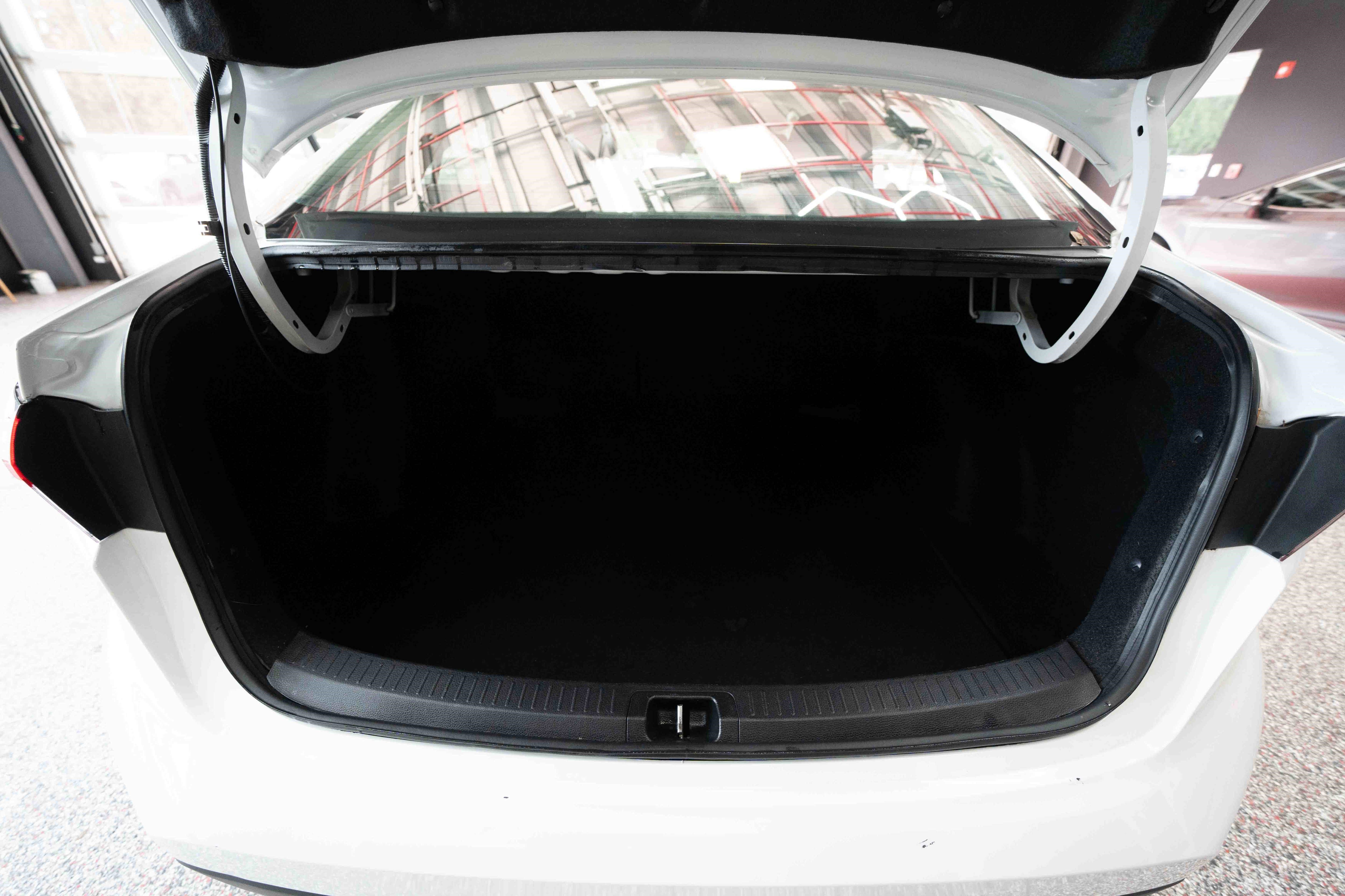 Used 2024 Toyota Corolla LE image 27