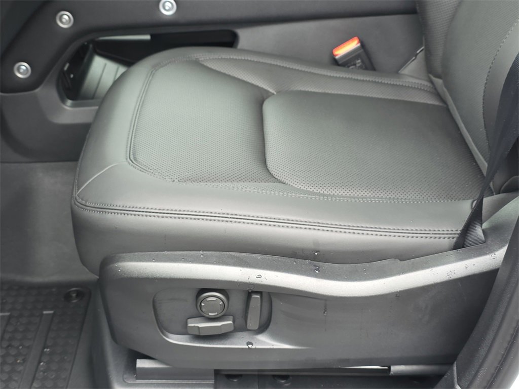 New 2026 Land Rover Defender 110 S image 28