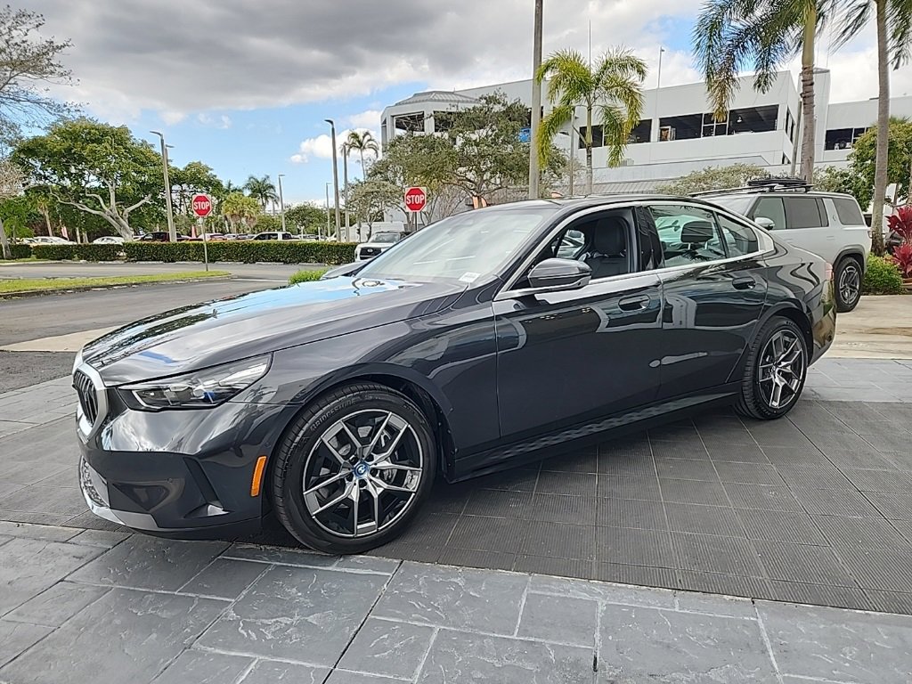 Used 2025 BMW i5 eDrive40i image 15