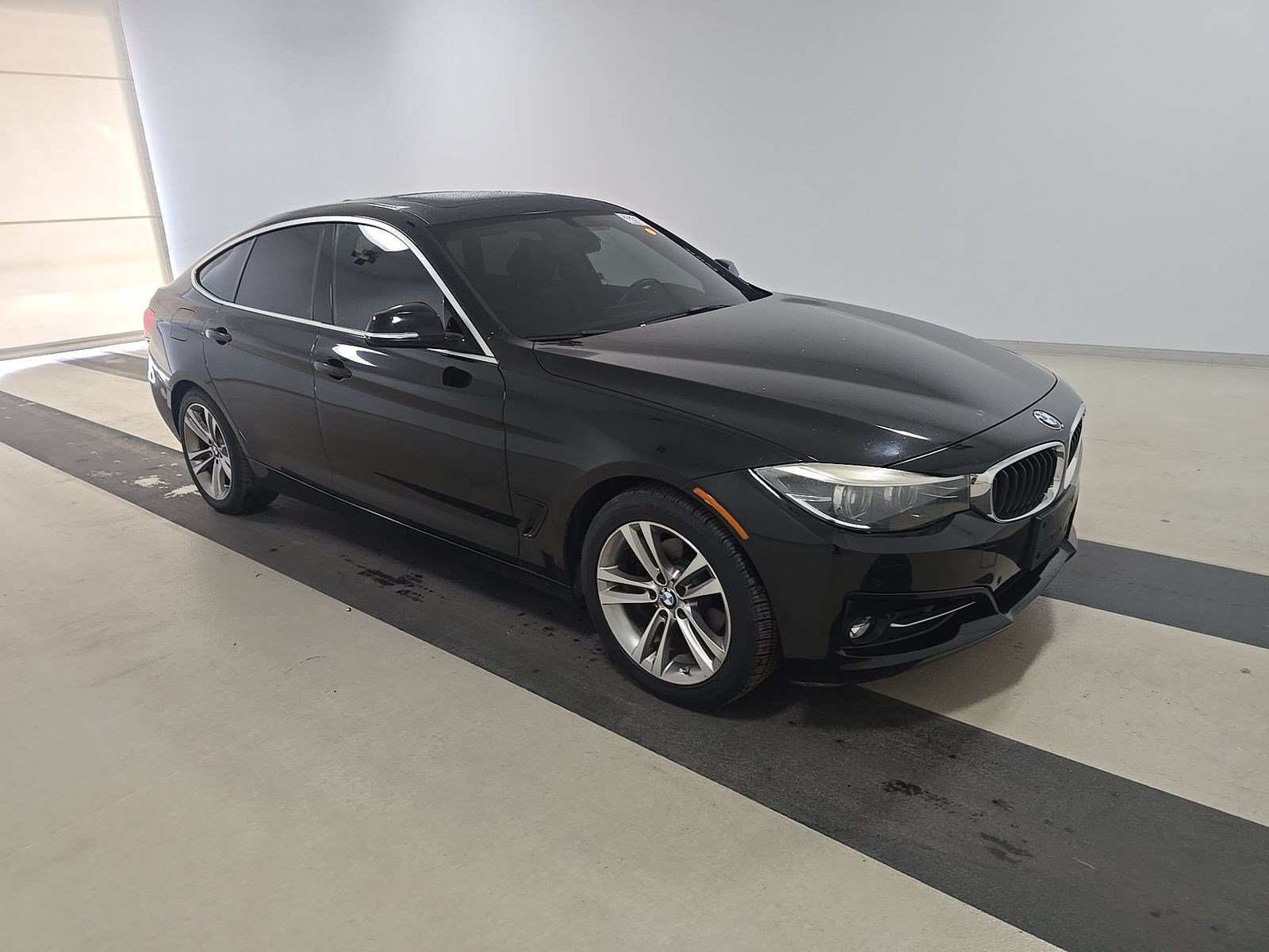 Used 2018 BMW 330i Gran Turismo xDrive AWD/4WD image 4