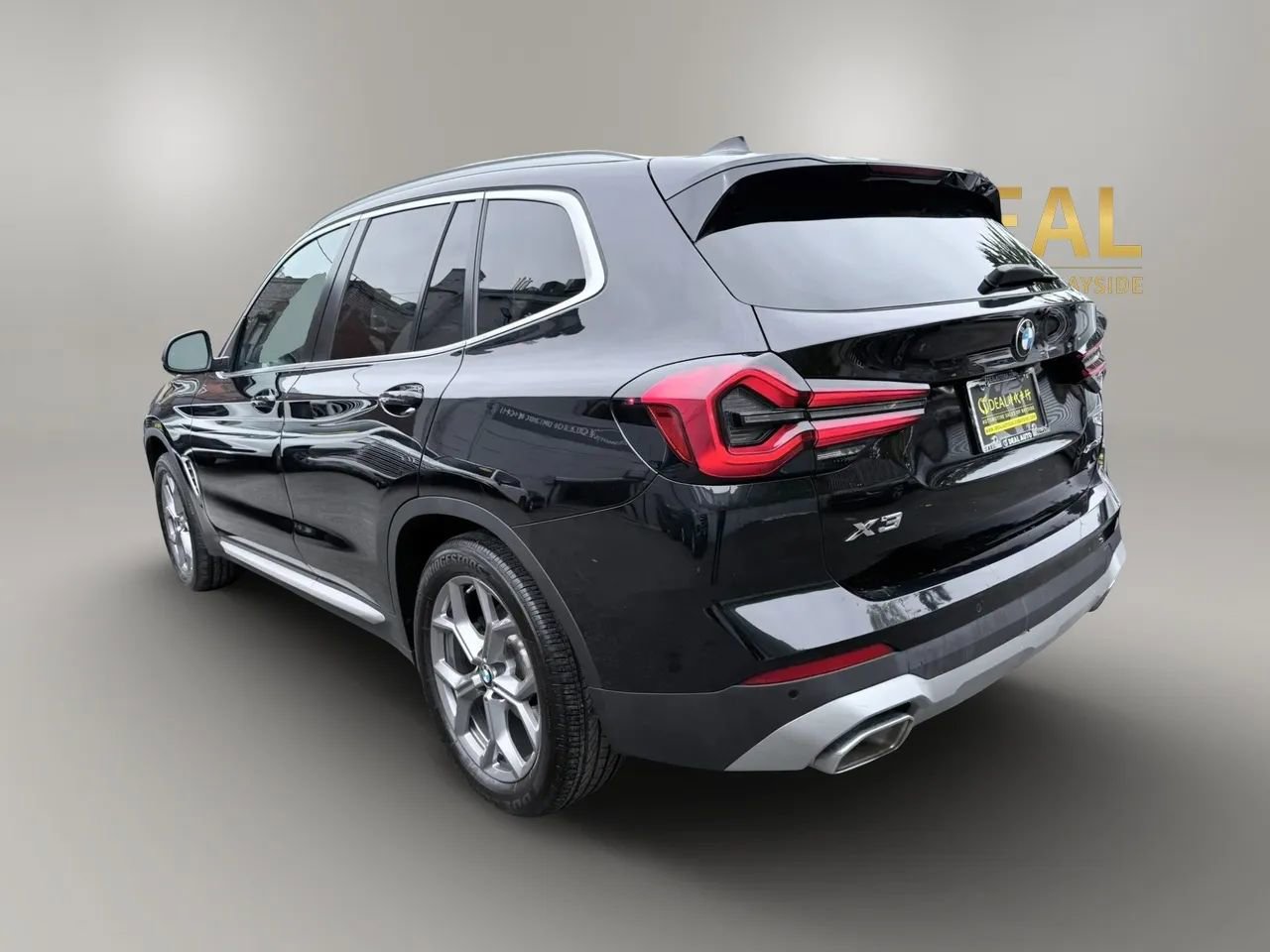 Used 2024 BMW X3 xDrive30i w/ Premium Package AWD/4WD image 5