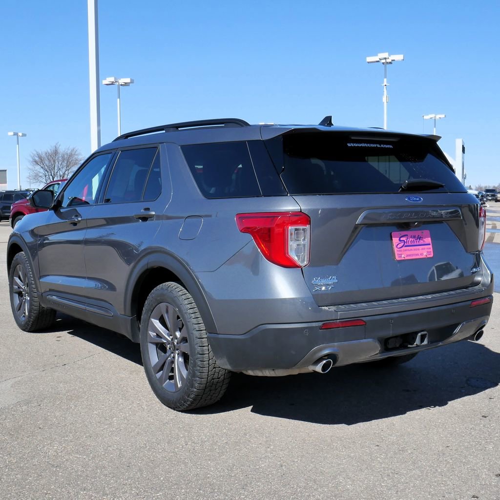 Used 2023 Ford Explorer XLT w/ Equipment Group 202A image 5
