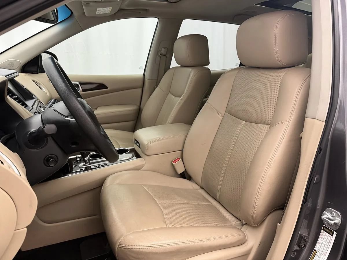 Used 2016 Nissan Pathfinder Platinum w/ Family Entertainment Package FWD image 10