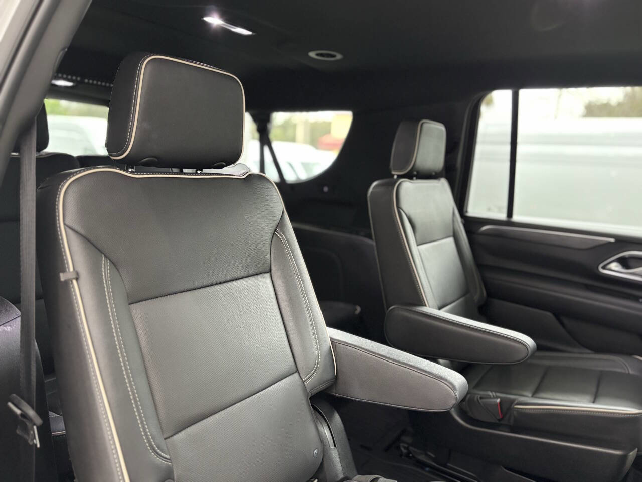 Used 2022 GMC Yukon XL SLT w/ SLT Luxury Package image 31