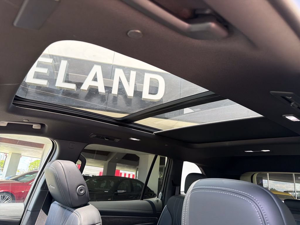 New 2026 Buick Enclave Avenir w/ Super Cruise Package AWD/4WD image 23