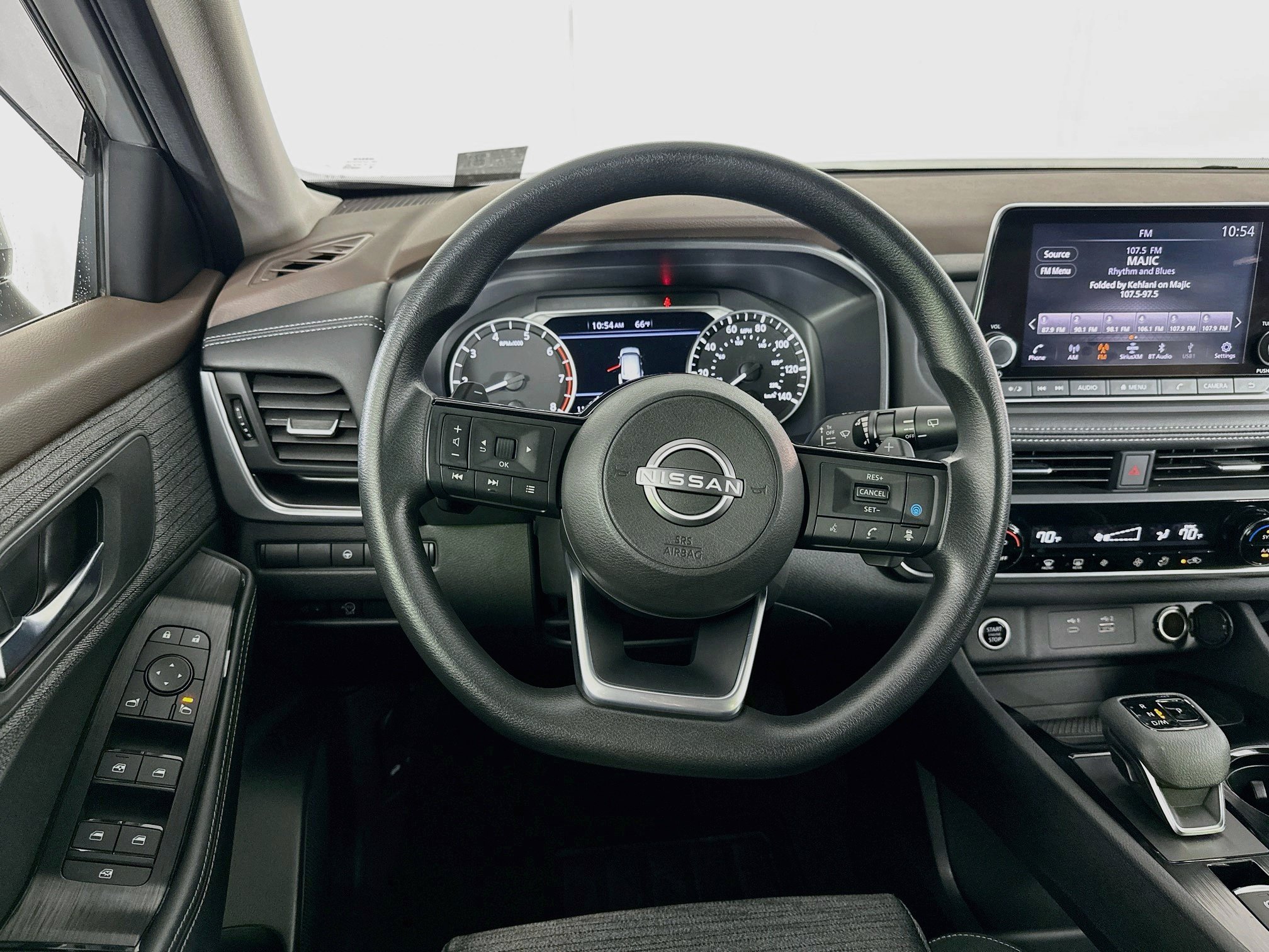 Used 2023 Nissan Rogue SV AWD/4WD image 18