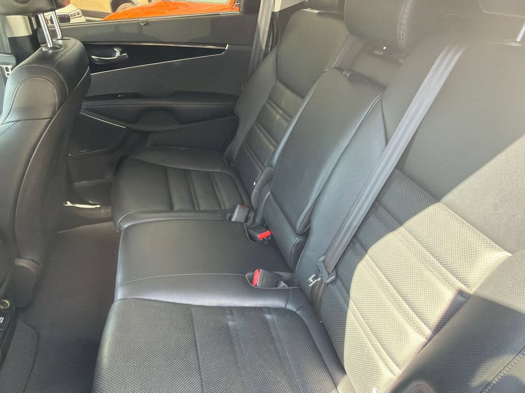 Used 2019 Kia Sorento SX FWD image 19
