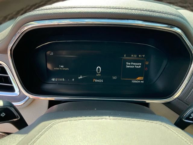 Used 2017 Lincoln Continental Select w/ Climate Package AWD/4WD image 9