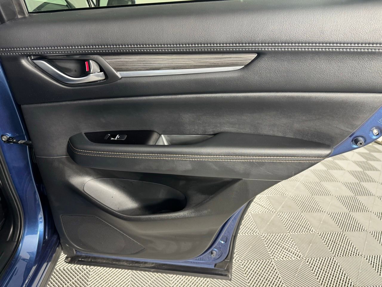 Used 2023 MAZDA CX-5 AWD 2.5 S w/ Premium Package image 26