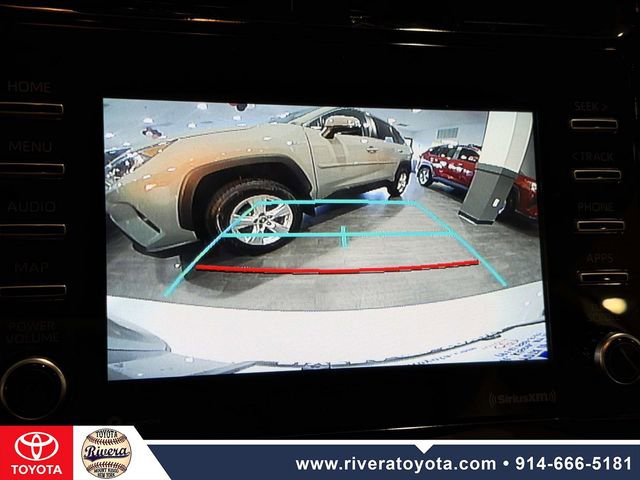 Used 2022 Toyota Prius LE image 18