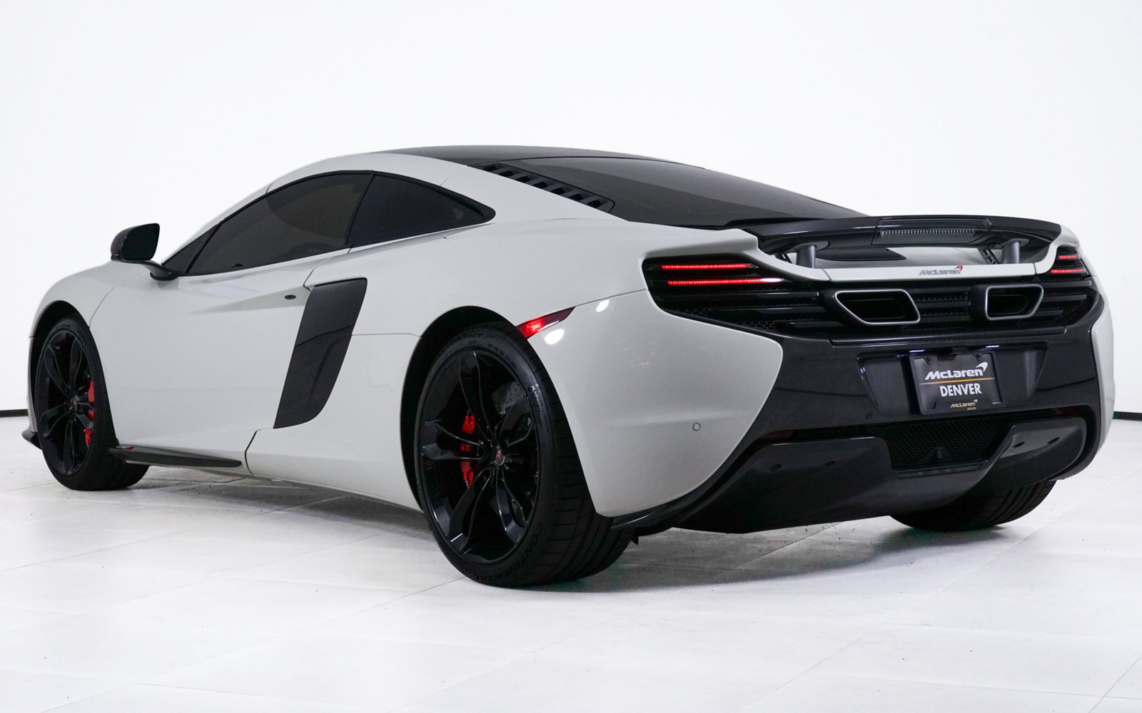 Used 2016 McLaren 650S Coupe RWD image 17