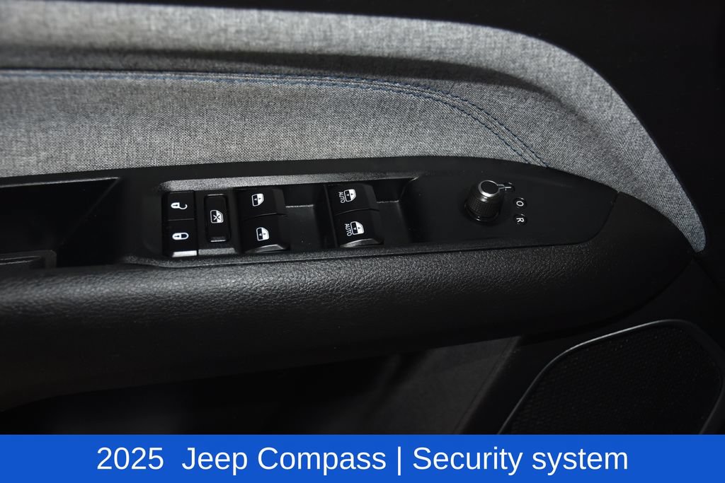 Used 2025 Jeep Compass Latitude w/ Sun & Sound Group AWD/4WD image 24