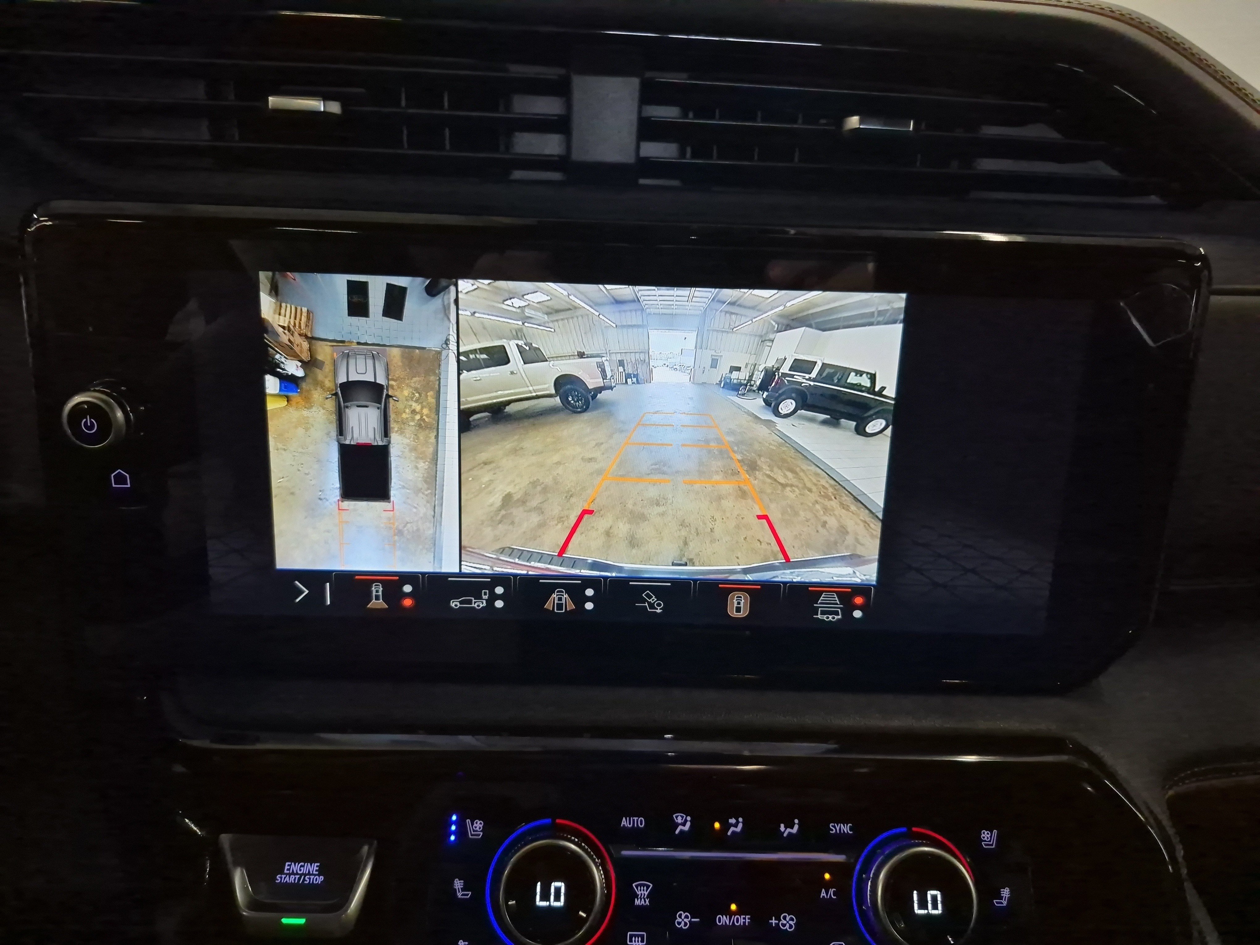 Used 2025 GMC Sierra 2500 AT4 w/ AT4 Premium Plus Package AWD/4WD image 44