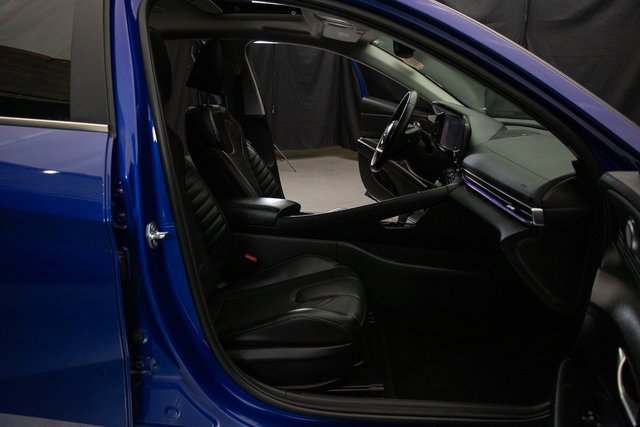 Used 2023 Hyundai Elantra Limited w/ Cargo Package image 16