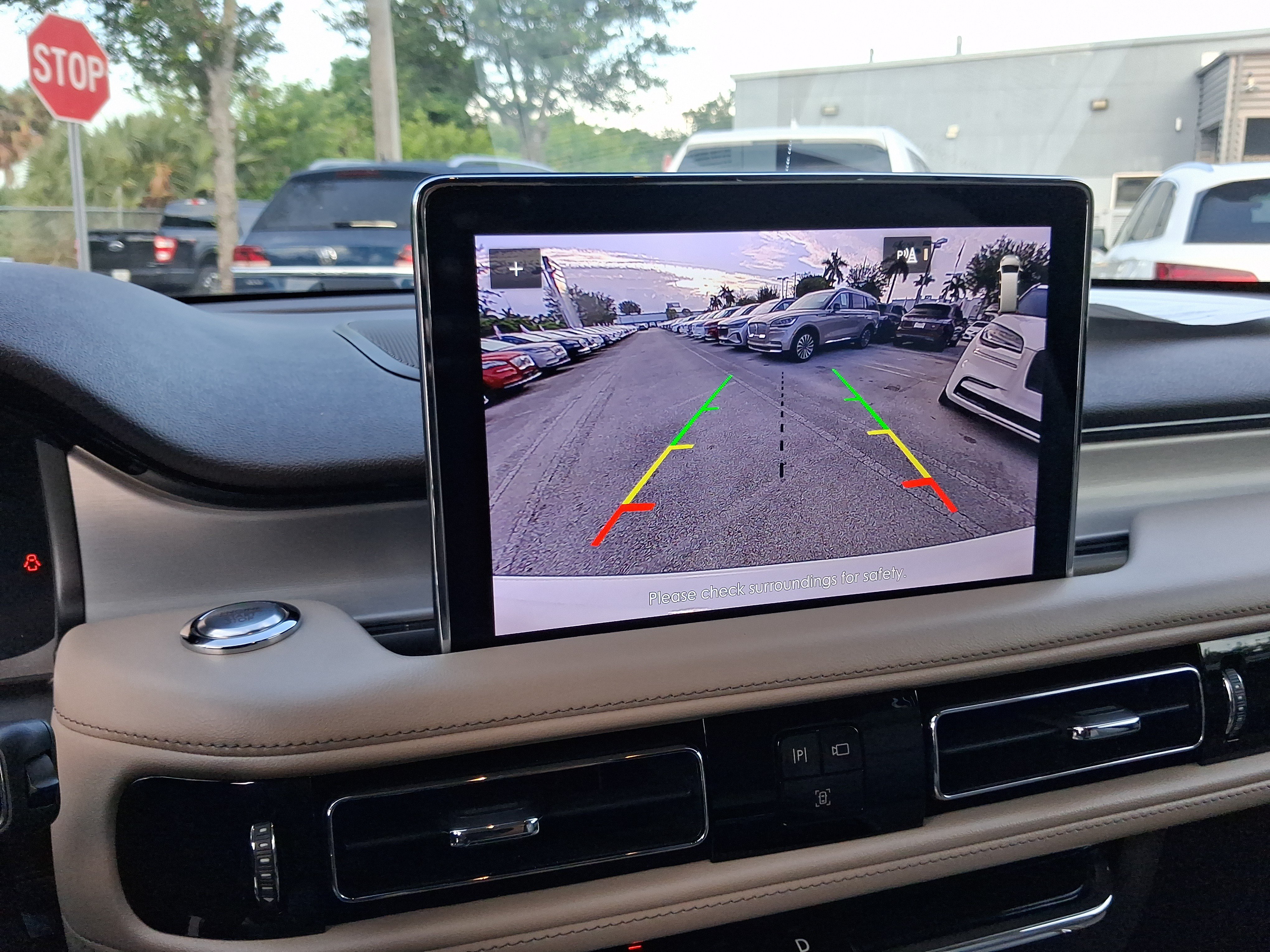 Used 2020 Lincoln Aviator 2WD image 21