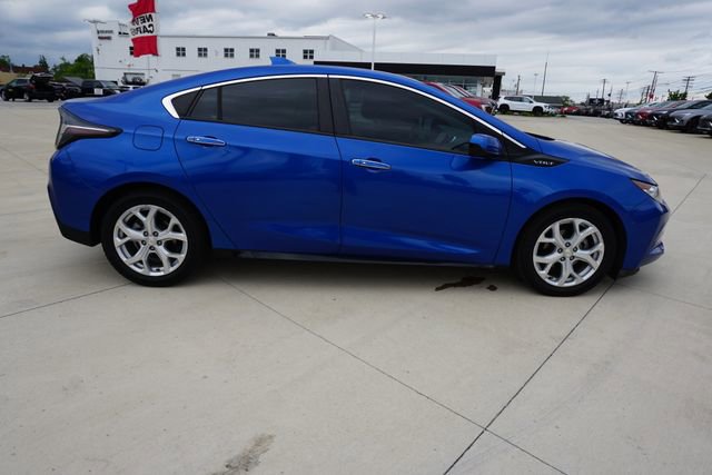 Used 2017 Chevrolet Volt Premier w/ Driver Confidence II Package FWD video 3