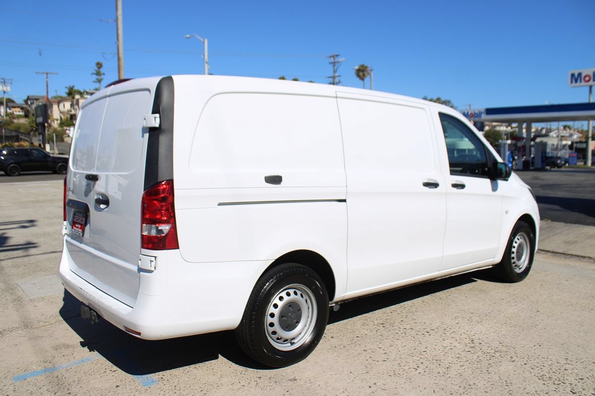 Used 2022 Mercedes-Benz Metris image 5