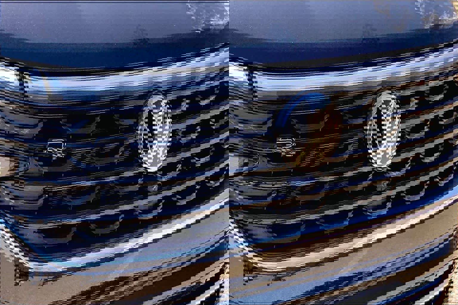 Used 2025 Volkswagen Atlas SEL Premium R-Line AWD/4WD image 29