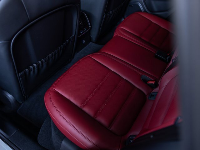 New 2026 Porsche Macan image 32