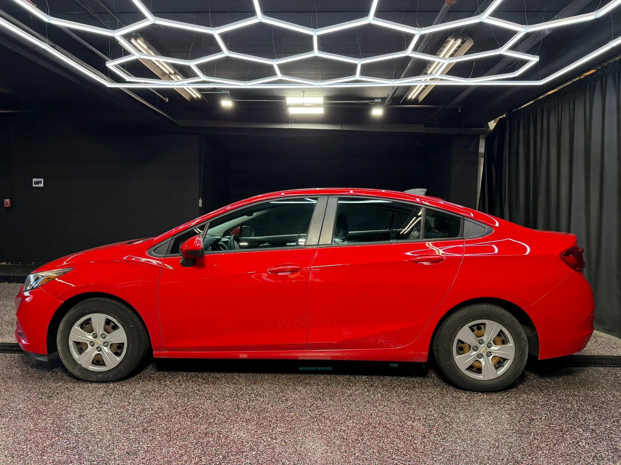 Used 2017 Chevrolet Cruze LS FWD image 3