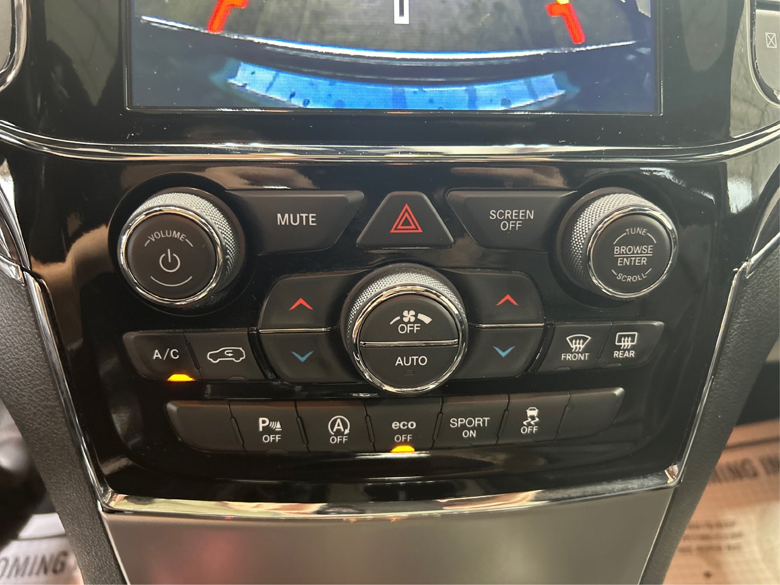 Used 2021 Jeep Grand Cherokee Overland AWD/4WD image 28