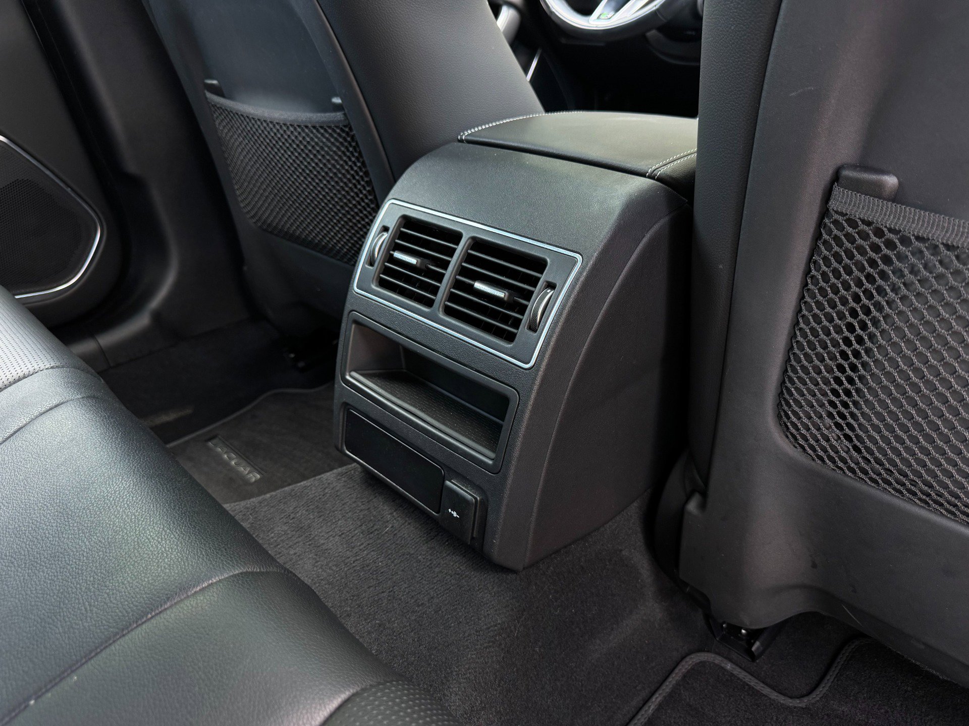 Used 2021 Jaguar XF R-Dynamic SE image 41