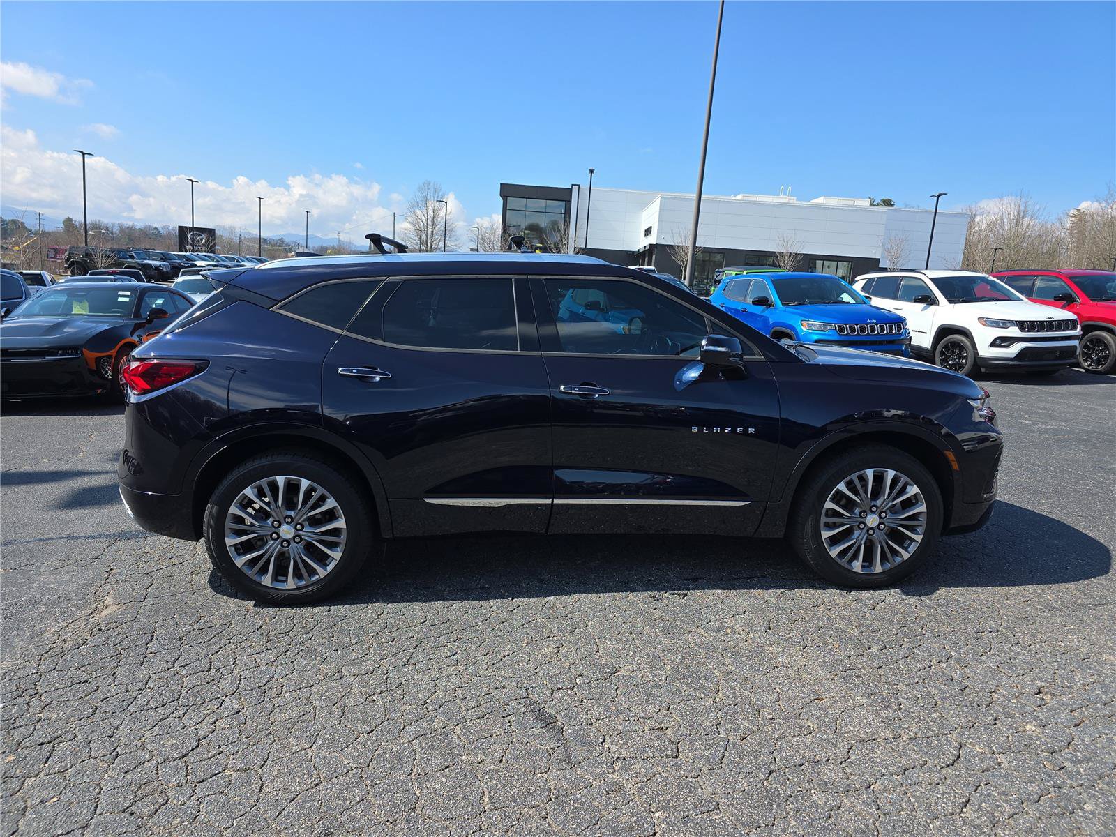 Used 2020 Chevrolet Blazer Premier w/ Driver Confidence II Package FWD image 2
