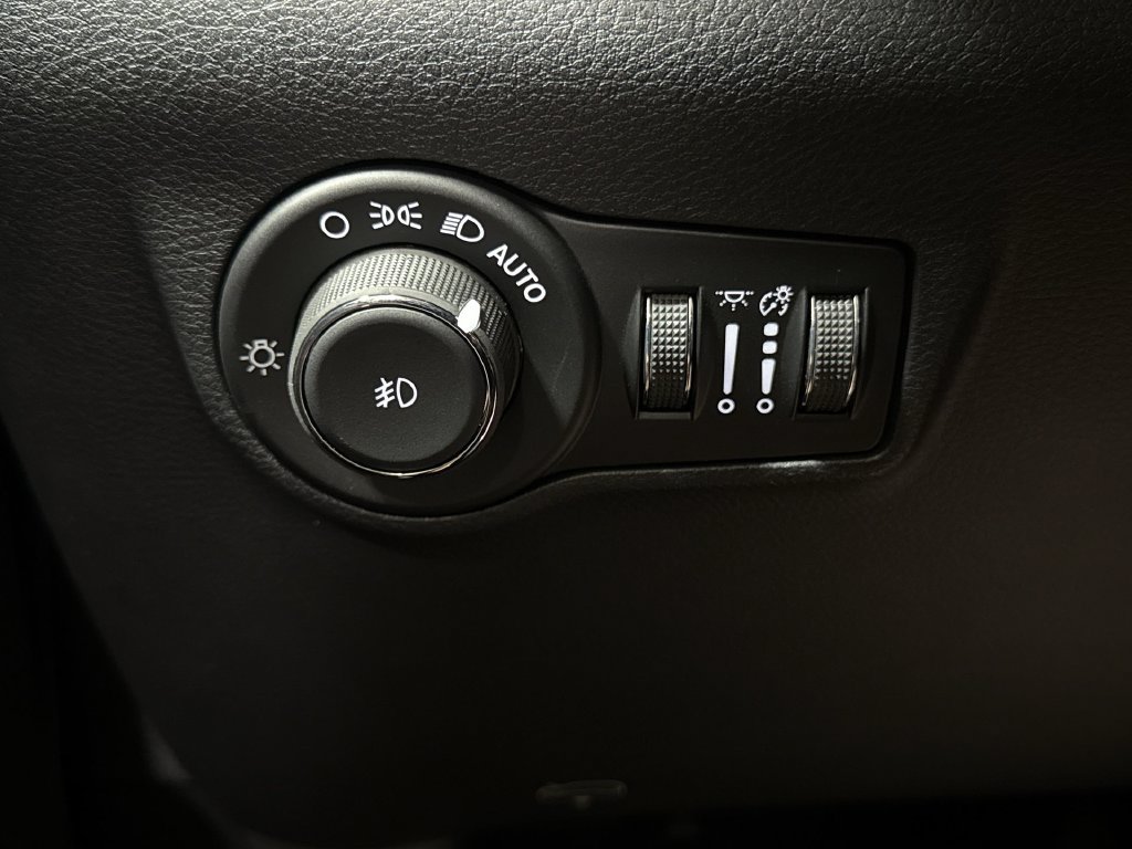 New 2026 Jeep Compass Limited AWD/4WD image 18