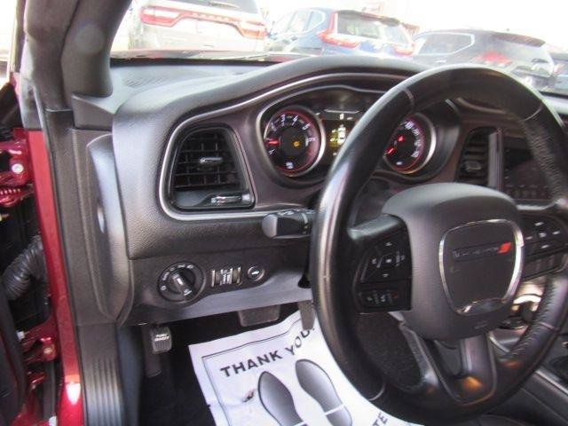 Used 2021 Dodge Challenger SXT w/ Driver Convenience Group RWD image 18