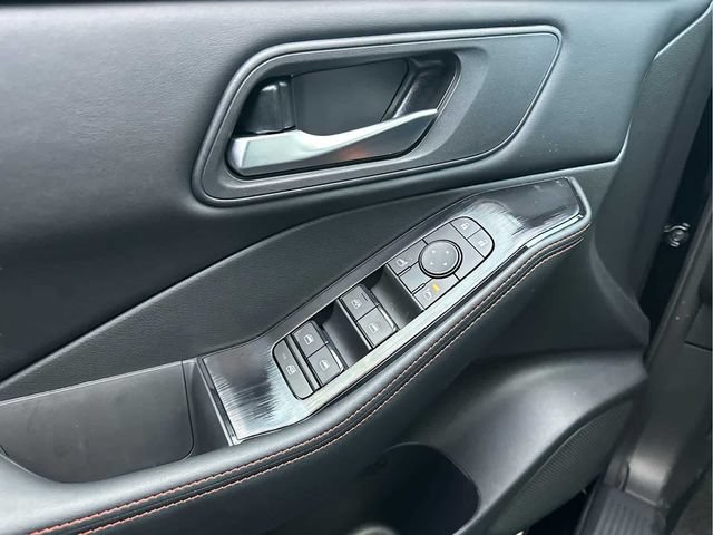 New 2026 Nissan Rogue SV AWD/4WD image 9